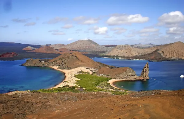 Galapaški otoki, ki ležijo približno tisoč kilometrov pred obalo 
Ekvadorja, so bili leta 1978 uvrščeni na Unescov seznam 
svetovne dediščine.