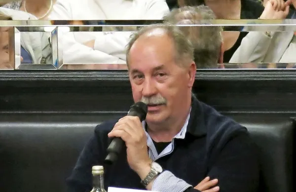 Marko Sosič je roman nedavno predstavil v domačem 
Trstu, v prepolni kavarni San Marco.  