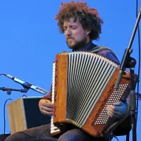 Biserno ogrlico je sklenil Rudi