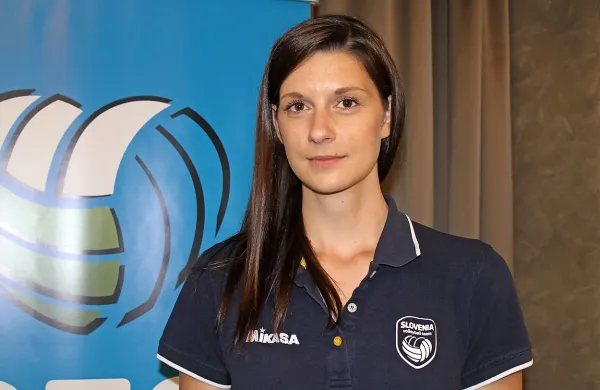 Marina Cvetanovič: “Če zmagaš, si car, če pa 
izgubiš ali pa  če v gosteh premagaš nekoga, ki se 
ima za boljšega, to navijači vzamejo kot osebni 
napad  nanje. Vse je zelo čustveno in včasih tudi 
nasilno.” 