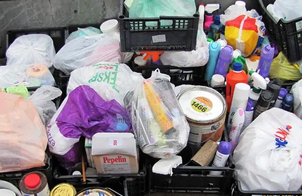 V oktobrski in tokratni akciji so v izolskem zbirnem centru 
zbrali 5520 kilogramov nevarnih odpadkov.