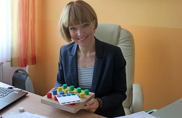 Ravnateljica postojnskega vrtca Tonja Ferjančič pravi, da je 
izdelava didaktičnih igrač postala prepoznavna vrednota 
Vrtca Postojna v slovenskem in tujem prostoru. 
