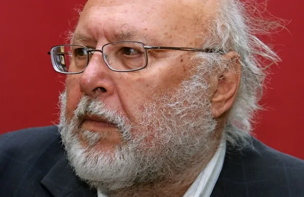 Milan Jesih: “O sedemdesetih govorijo kot o svinčenih letih, a zame so bila najlepša. Res pa je, da nikoli nisem 
nastopal prav politično. Nisem znal tako razmišljati ...”