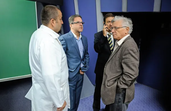 V zdravniških organizacijah napovedujejo, da bodo z vetrom 
v jadrih nadaljevali s svojimi zahtevami.