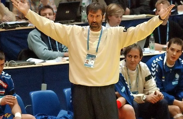 Veselin Vujović je  prevzel vlogo selektorja slovenske moške 
rokometne reprezentance. 