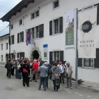 Kobariški muzej obiskovalci zapuščajo pretreseni