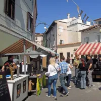 Festival mikropivovarjev se je letos preselil na Gortanov trg.