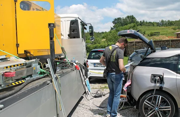 Električni uvod v Saturnus