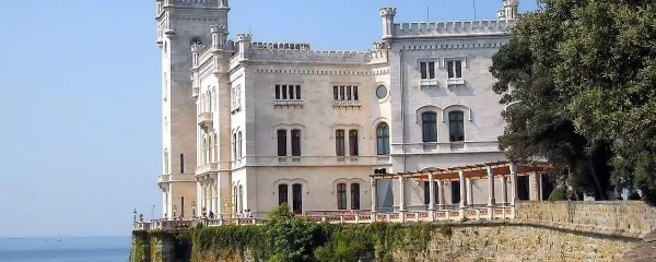 Na Ljubljanskem gradu se je danes končalo 57. mednarodno 
ocenjevanje vin, na katerem je 40 degustatorjev z vsega 
sveta od petka ocenjevalo 258 vzorcev vin iz 21 držav. 