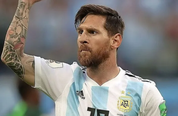 Rdeče-modre, ki so bili v prvem polčasu izrazito boljši, v 
nadaljevanju pa so le še vzdrževali prednost, je v vodstvo 
popeljal Lionel Messi z mojstrskim prodorom v 20. minuti.