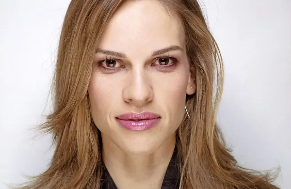 Organizatorji so v stiku tudi z zvezdnicama Hillary Swank (na 
fotografiji) in Michele Rodriguez.