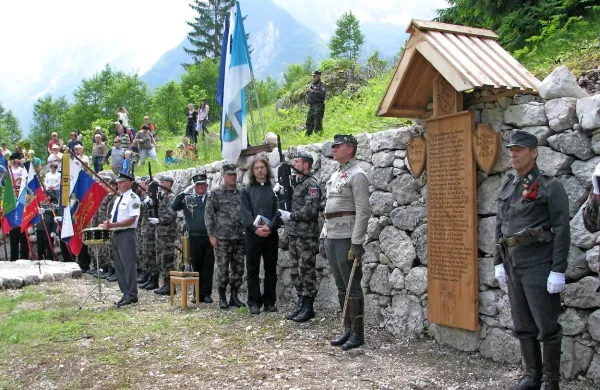 Pomnik umrlim pod plazom dobiva nekdanjo podobo. 