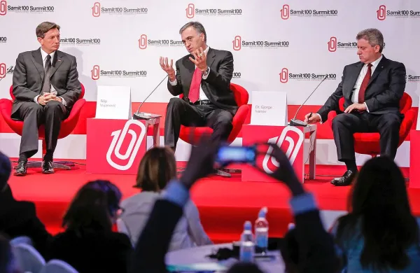 Z leve: Borut Pahor, FIlip Vujanović in Gjorge Ivanov.  