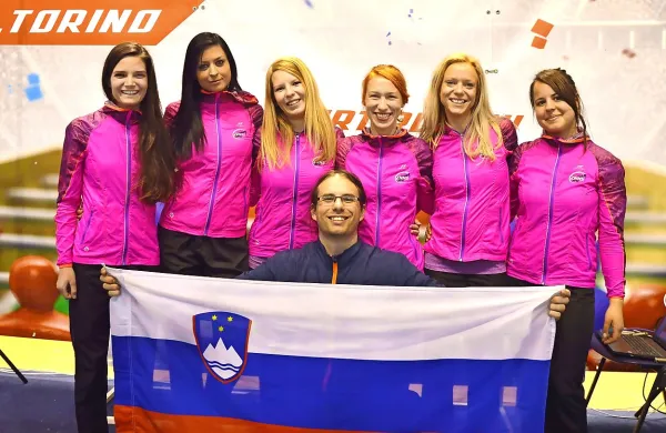 Na fotografiji z leve: Petra Hvala, Patricija Pantelič, Leja 
Skalički, Jana Rožac, Marijana Sabolič, Tjaša Kogovšek in 
Rok Slokar.