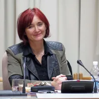 Županja Saša Svetelšek Likavec na eni od prvih občinskih 
sej.