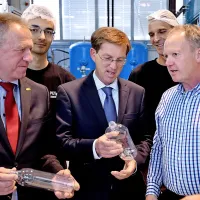 Miro Cerar je obiskal podjetje Pet Pak v Ilirski Bistrici.