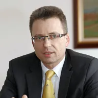 Zvone Černač
