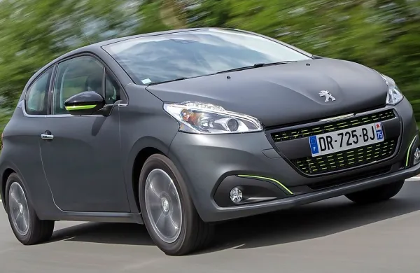 Peugeot 308 prihaja na ceste temeljito osvežen.