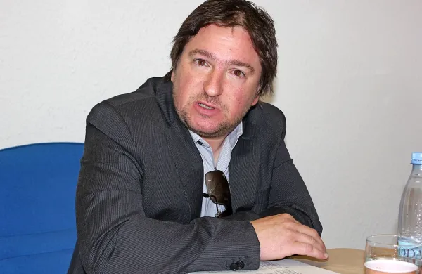 Boštjan Požar: “Z dodano vrednostjo približno 
20.000 evrov podjetje ne more preživeti. To je 
umiranje na obroke.”