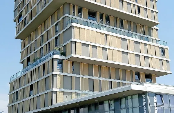 Prodali enajst stanovanj, slabi banki se je stekel dober milijon