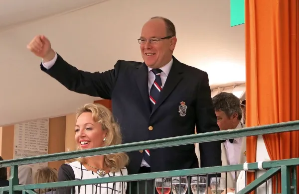 Princ Albert II je ljubitelj športnih in družabnih dogodkov.