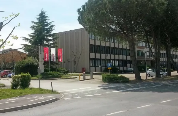 Sklep koprskega okrožnega sodišča o potrditvi prisilne 
poravnave nad Cimosom je z današnjim dnem postal pravnomočen.