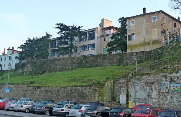 Nekdanjo Srednjo tehniško šolo v Kopru dobi Fakulteta za 
management (FM) Univerze na Primorskem, je sklenila vlada  
na današnji seji.