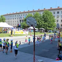 Sončki so zavzeli mesto