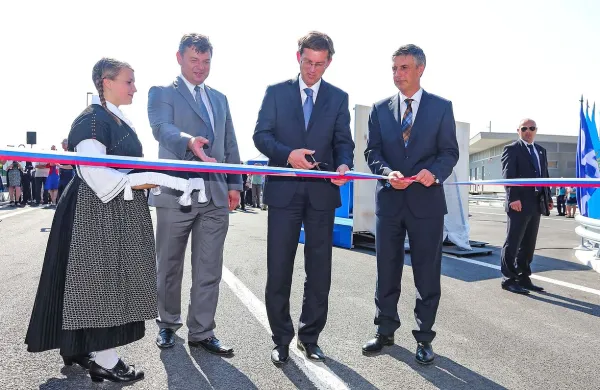 &ldquo;Ne bo se več ponovila 10-letna gradnja cestnega odseka&rdquo;