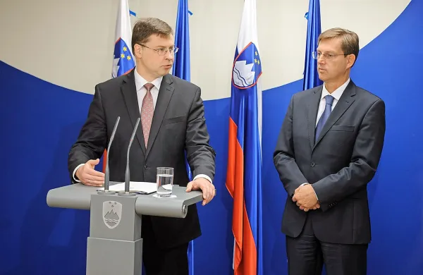 Podpredsednik Evropske komisije Valdis Dombrovskis je 
pohvalil okrevanje slovenskega gospodarstva.