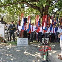 Sin dr. Aleša Beblerja - Primoža, dr. Anton Bebler je dejal, da 
je bil oče španski borec, partizan, politik, general, diplomat in 
narodni heroj.