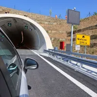 Da ime predora  ni prevedeno  v italijanščino (Monte San 
Marco), je zbodlo koprsko Samoupravno skupnost italijanske 
narodnosti. Dars včeraj ni napovedal, da bodo napako 
popravili, so pa na prireditvi nekaj stavkov povedali tudi v 
italijanščini.    