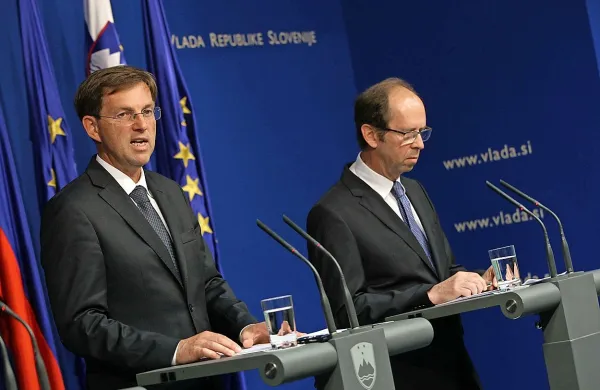 Premier Miro Cerar in finančni minister Dušan Mramor 
