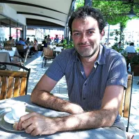 Giuliano Ricci: “Dragocenost tega je, da se lahko 
družiš z drugimi ustvarjalci. Nekateri festivali so 
bolj hladni, na njih si bolj ali manj sam. 
Predstaviš svoj film, a nimaš priložnosti za 
druženje.”