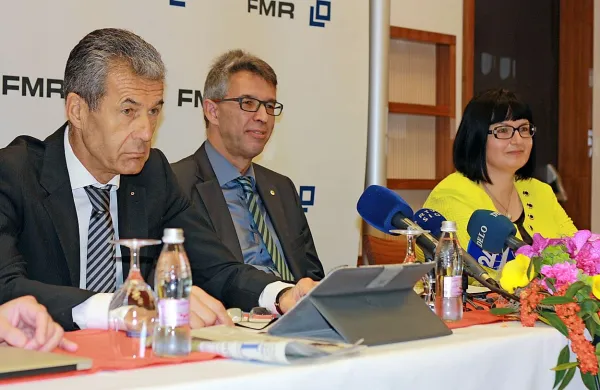 Uprava FMR, Nataša Luša in Andrej Kren ter predsednik 
nadzornega sveta Stojan Petrič nameravajo upravi Dela 
zagotoviti razmere za dolgoročno finančno stabilnost.