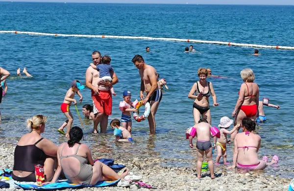 Kopalci so zadovoljni, da se v začetku junija že lahko 
kopajo.