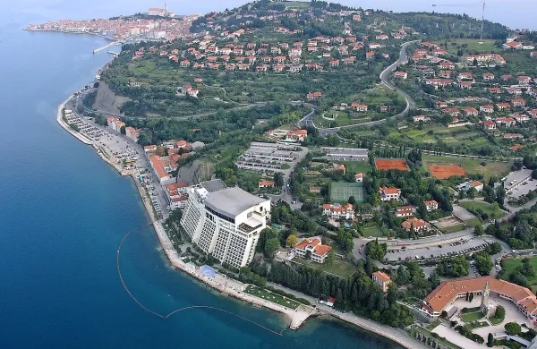 Probanka prodaja svoje naložbe v več družbah, tudi v Hotelih 
Bernardin.