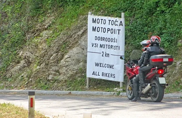 V Kobaridu se je  zbralo 300 motoristov
