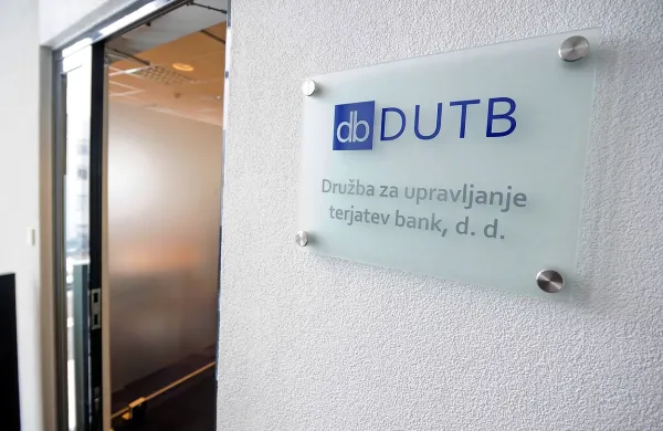 DUTB: Sava ne sme razpolagati z delnicami Save Turizma