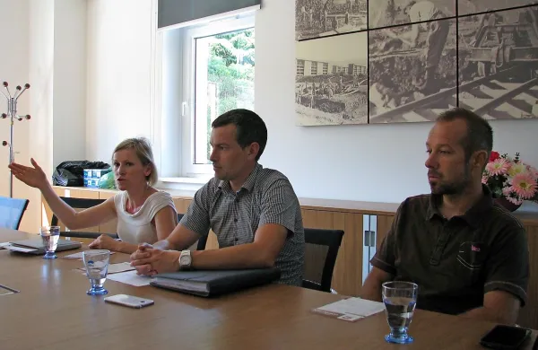 Gregor Humar (v sredini) ter Vesna Vitez in Iztok Nemec  napovedujejo , da 
bo vloga krajevne skupnosti  bolj opazna.  