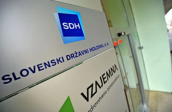 Britanski zasebni naložbeni sklad Cinven v odzivu na sredino 
odločitev nadzornega sveta SDH poudarja, da je dopolnilo k 
osnovni zavezujoči ponudbi z 20. maja njen sestavni del, brez 
katerega ne bi mogel nadaljevati s postopkom zaključka 
transakcije nakupa skoraj treh četrtin Telekoma Slovenije. 