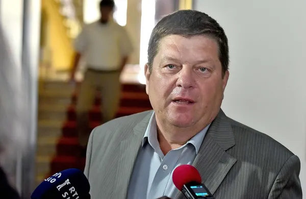 Franc Jurša iz Desusa je priznal odgovornost vseh, ki so v 
državnem zboru sprejeli odločitev glede mandata Janeza 
Janše.
