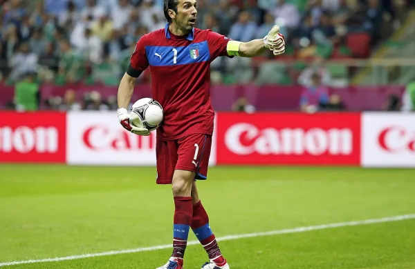 Gianluigi Buffon pred drevišnjim gostovanjem v Splitu čuti 
posledice poškodbe komolca. 