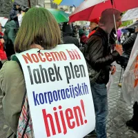  Aktivna kampanja proti tajnim sporazumom, med katerega sodi tui TTIP, v Sloveniji poteka že od konca lanskega 
leta, ko se je slišalo glas kot 20 civilnodružbenih gibanj, nevladnih organizacij, sindikatov in političnih strank.