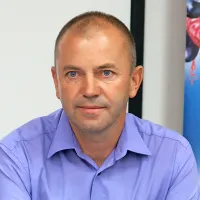 Boris Bajc: “Kupec se je v pogodbi obvezal k 
dolgoročnemu sodelovanju izključno z našo  
zadrugo. Njegova želja je,  da že letos odkupi vsaj  
350 vagonov grozdja.”