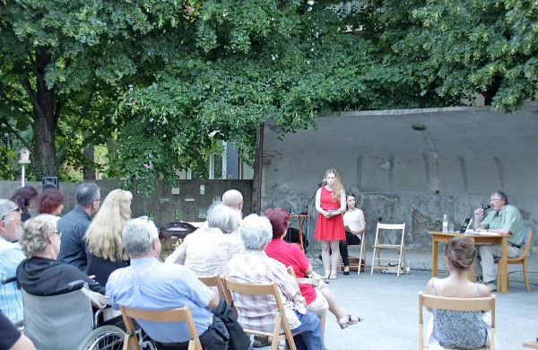  S knjigo Dom besed so zaokrožili projekt literarne delavnice 
Besedovalnica. 