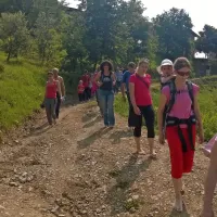 Večina udeležencev pohoda  se je prvič organizirano podala 
bosih nog naokrog.