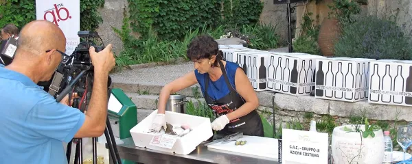 Ami Scabar, letošnji vitez vitovske, je v Devinu predstavila ribe iz krajevnega ulova in njihovo pripravo.