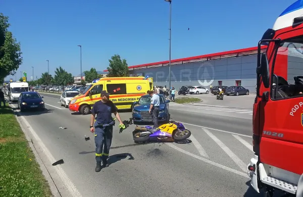 Prometne nesreče motoristov, smrt na parkiri&scaron;ču, Grafist kupil sla&scaron;čičarno ...
