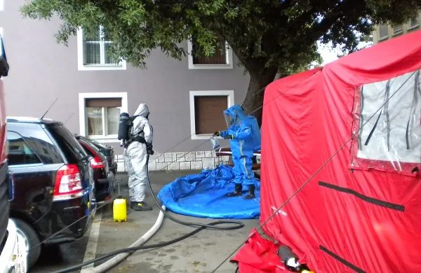 Sumljive po&scaron;iljke na koprski fakulteti, ustavnem sodi&scaron;ču in Zvezi potro&scaron;nikov Slovenije